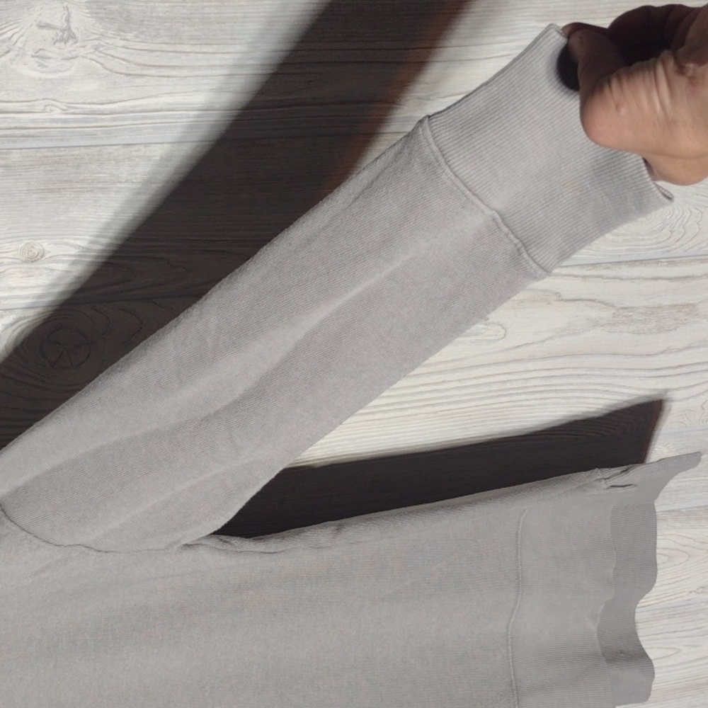 ✴️3 for $15: Oversized High/Low Cut Grey Sweatshirt - Picture 4 of 13